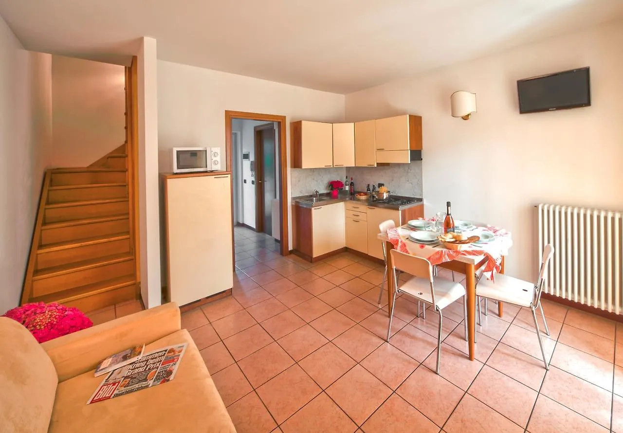 Residence Corte Delle Rose ガルダ