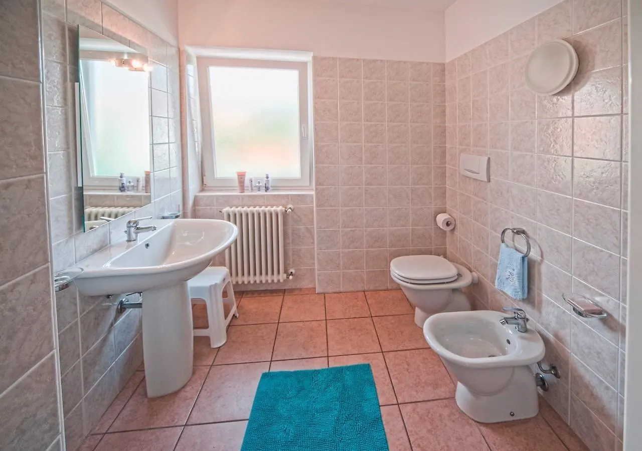Residence Corte Delle Rose ガルダ