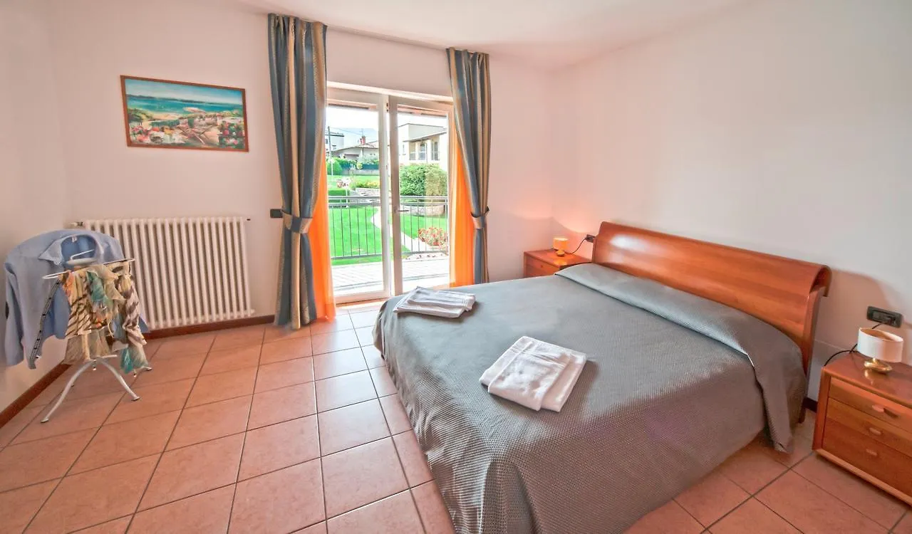 Residence Corte Delle Rose ガルダ