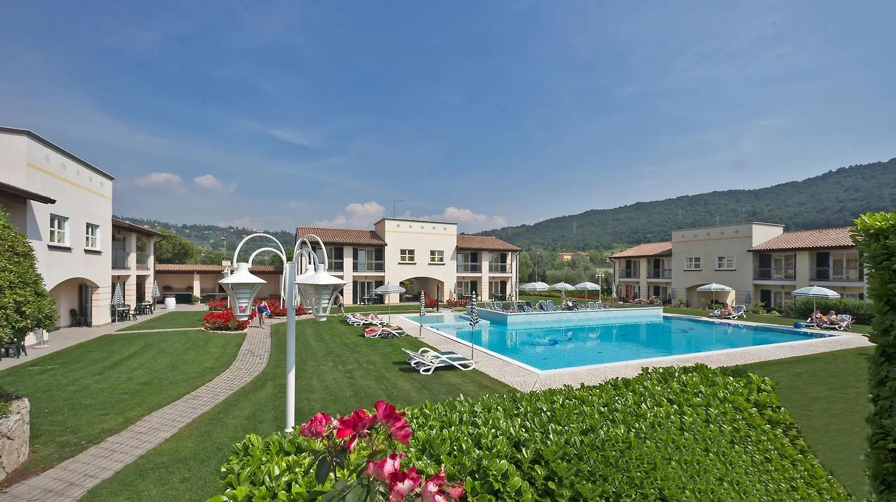 Residence Corte Delle Rose ガルダ アパートホテル