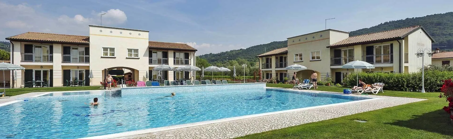 Residence Corte Delle Rose ガルダ アパートホテル