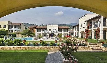 Residence Corte Delle Rose Garda  Apart Otel Garda (Verona)